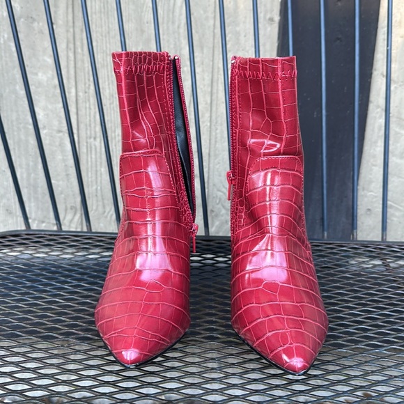 NWT. Catherine Malandrino Ankle Boots - Picture 5 of 17